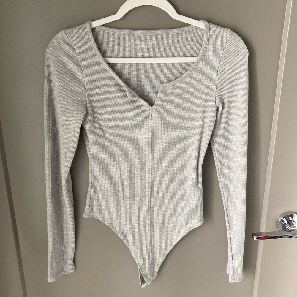Women's Long Sleeve Gray Ribbed V-Neck Bodysuit